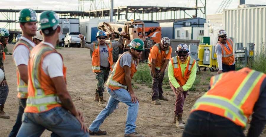 Why You Should Reward and Recognize Your Blue-Collar Employees